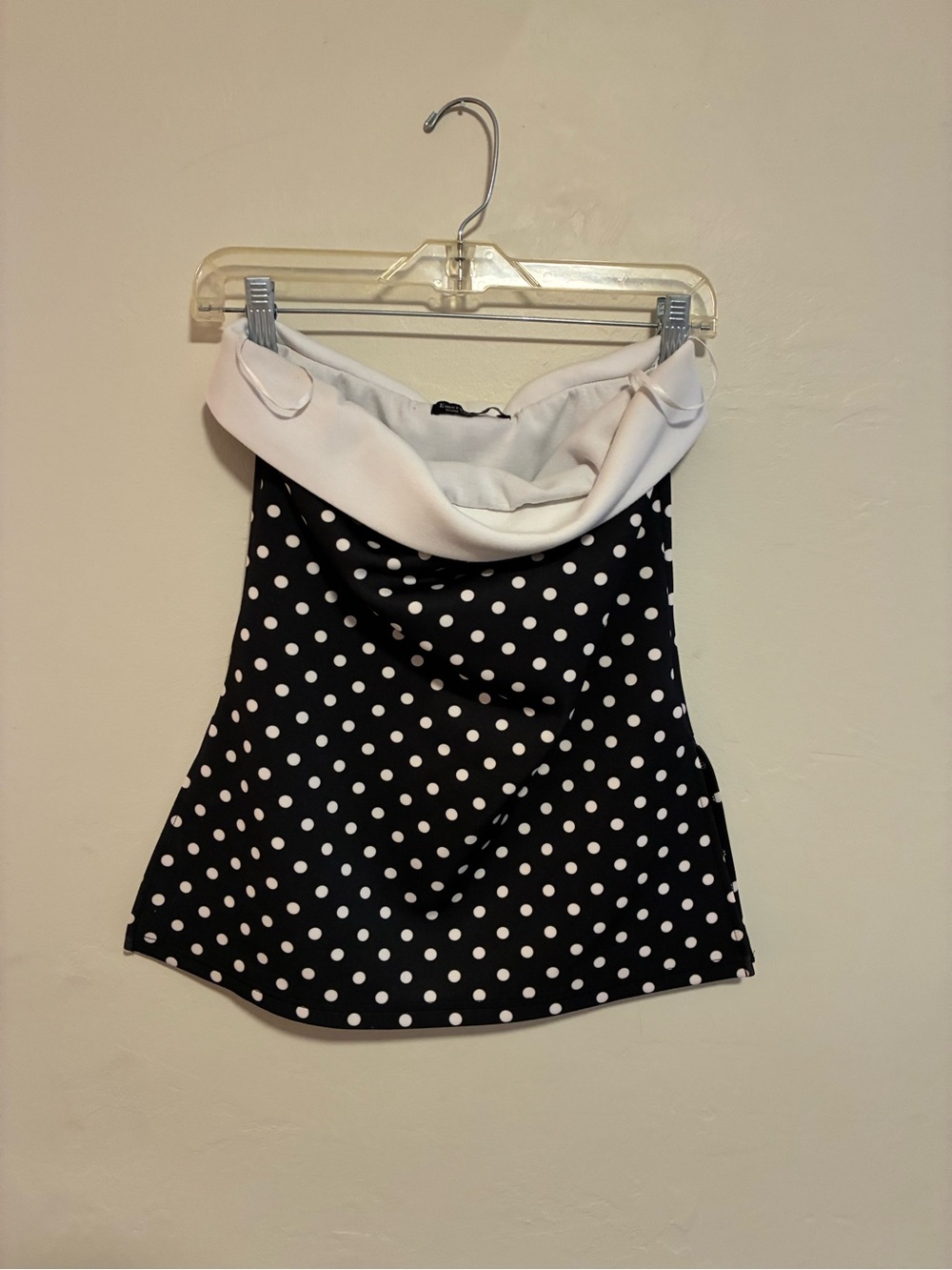 Women's Black and White Polka Dot Strapless Tank Top